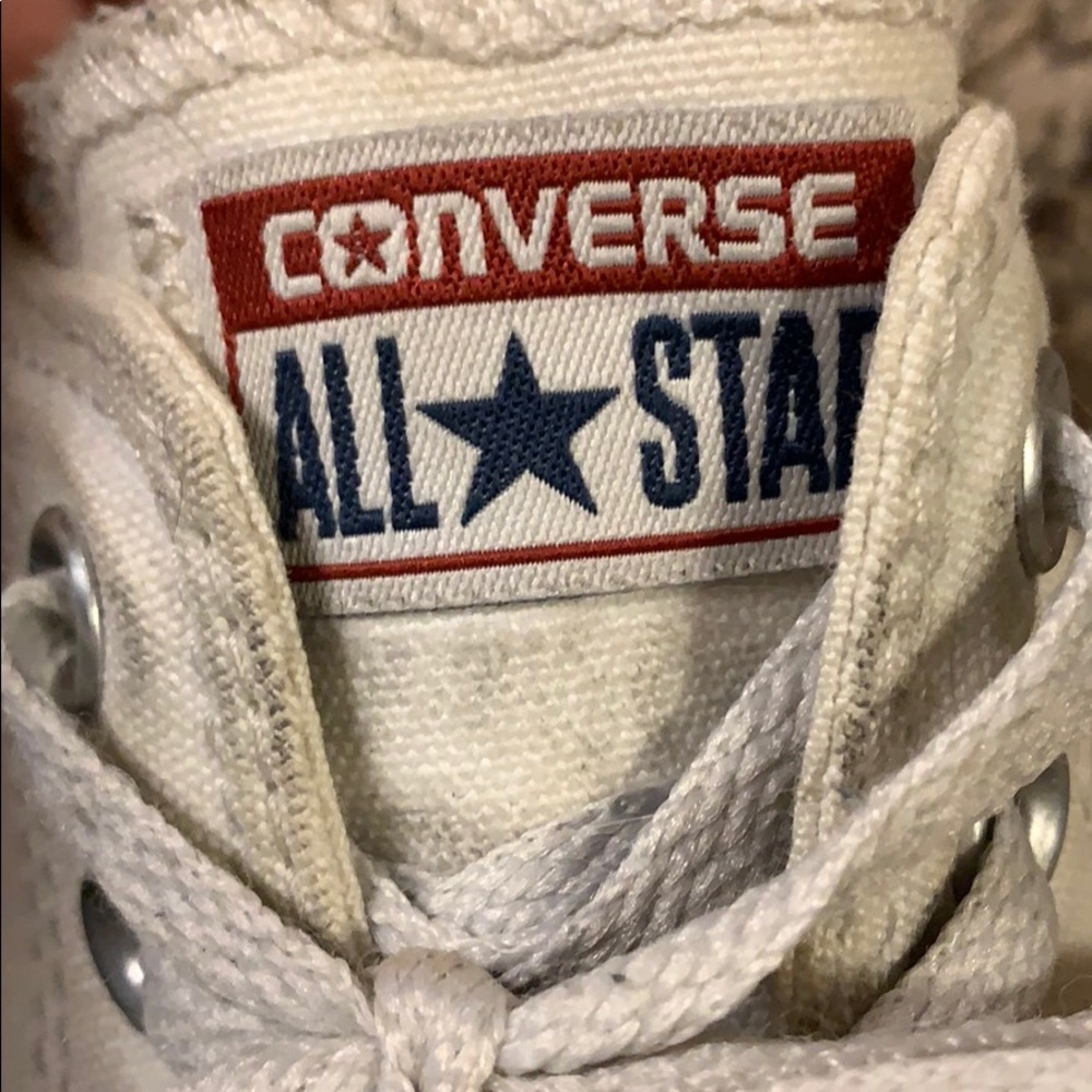 Women’s white converse size 7 - Picture 7 of 7